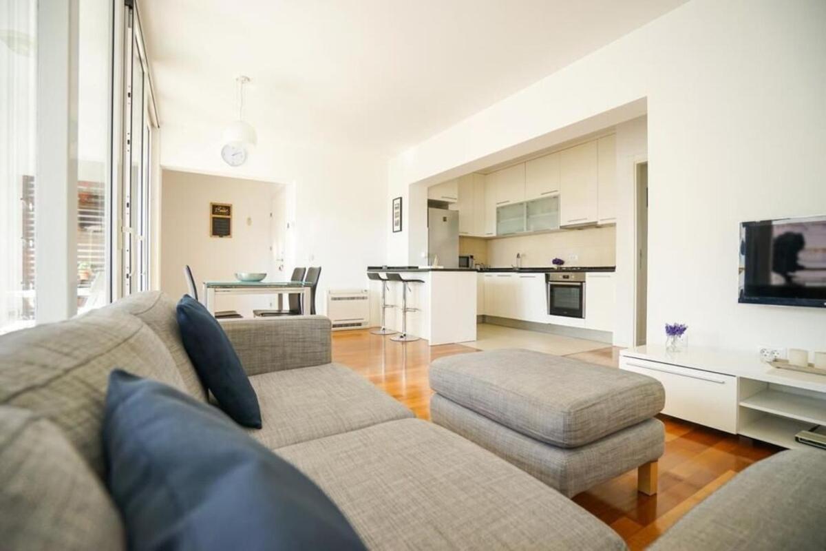 Apartment Zara White Bagian luar foto