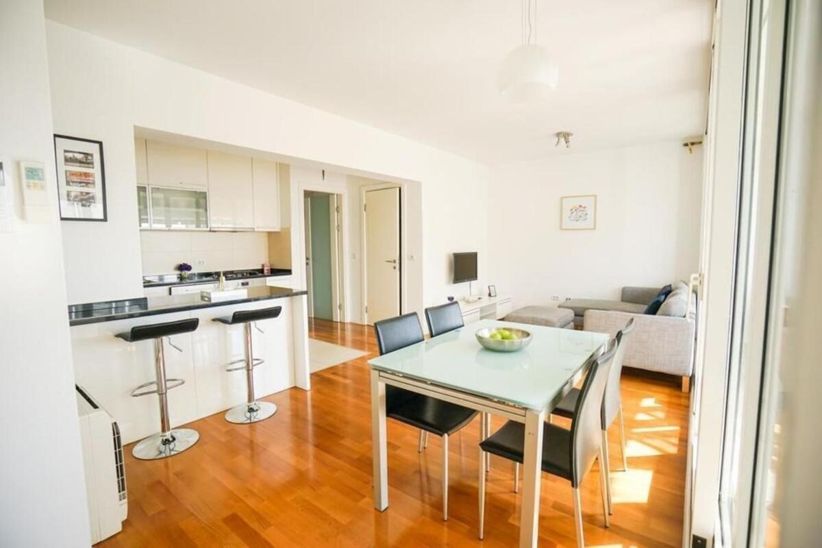 Apartment Zara White Bagian luar foto